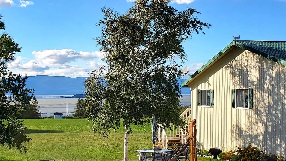CHALET AU SOLEIL COUCHANT — Pourvoirie Anna V. Roy et Fils – Pourvoirie Anna V. Roy et Fils