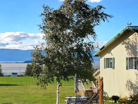 CHALET AU SOLEIL COUCHANT – Pourvoirie Anna V. Roy et Fils