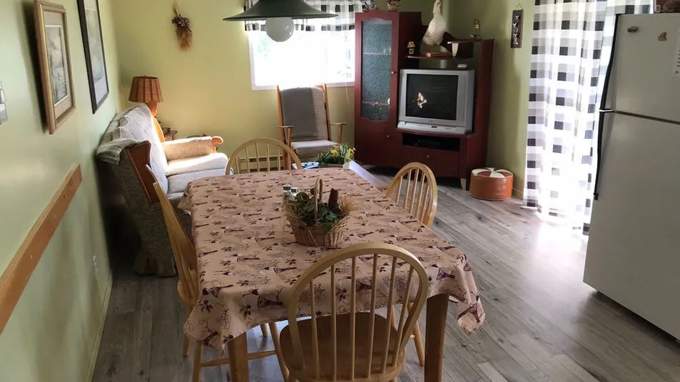 CHALET AU SOLEIL COUCHANT – Pourvoirie Anna V. Roy et Fils