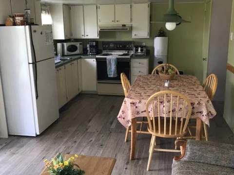 CHALET AU SOLEIL COUCHANT – Pourvoirie Anna V. Roy et Fils
