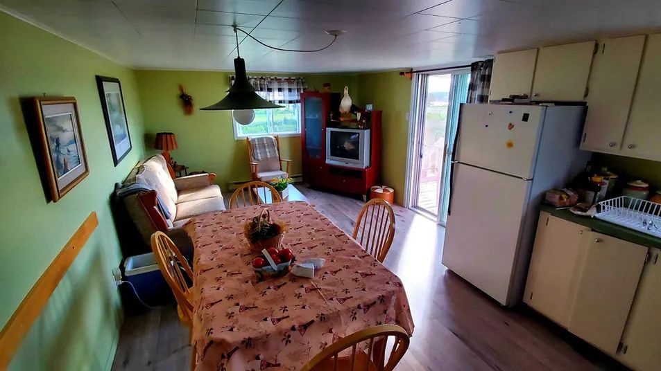 CHALET AU SOLEIL COUCHANT – Pourvoirie Anna V. Roy et Fils