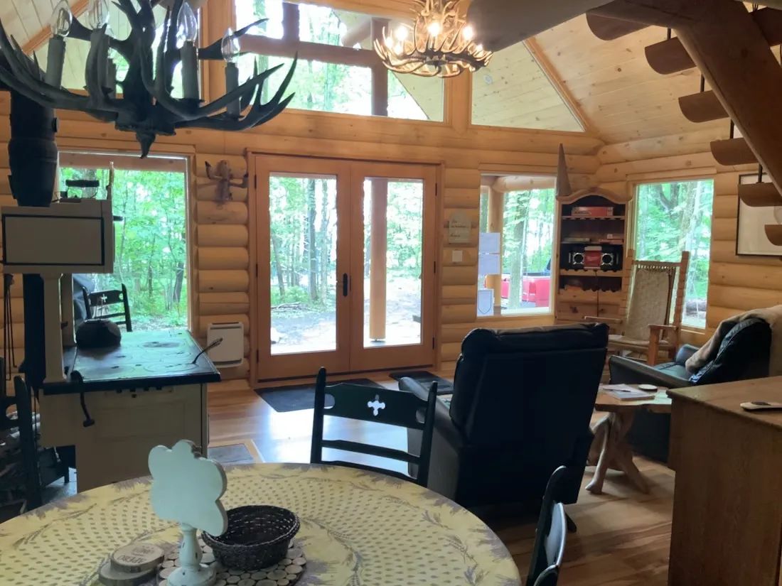 Chalet L'Amer — Pourvoirie Anna V. Roy et Fils – Pourvoirie Anna V. Roy et Fils