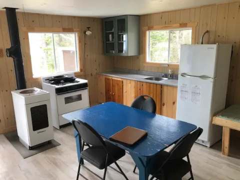 NOS 10 CHALETS DISPONIBLES – Pourvoirie Baie de l'Est