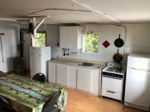 NOS 10 CHALETS DISPONIBLES – Pourvoirie Baie de l'Est