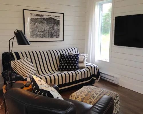 Chalet La Petite Maison — Pourvoirie Baie Johan-Beetz – Pourvoirie Baie Johan-Beetz