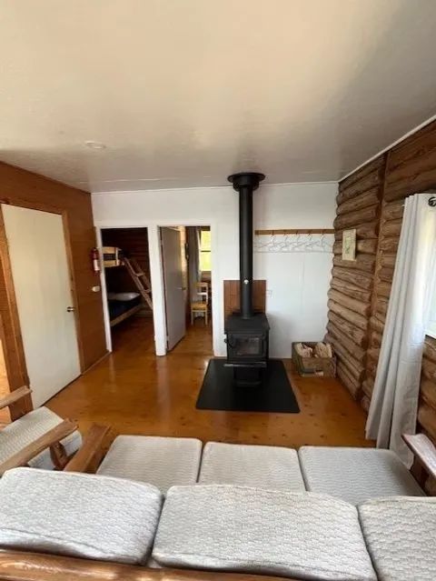 Chalet Le Castor — Pourvoirie Baie-Sainte-Catherine – Pourvoirie Baie-Sainte-Catherine