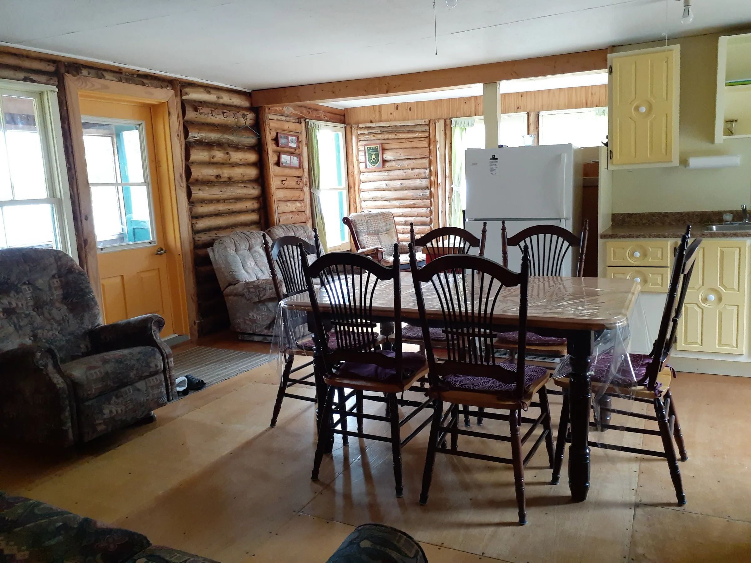 Chalet Le Jaseur — Pourvoirie Baie-Sainte-Catherine – Pourvoirie Baie-Sainte-Catherine