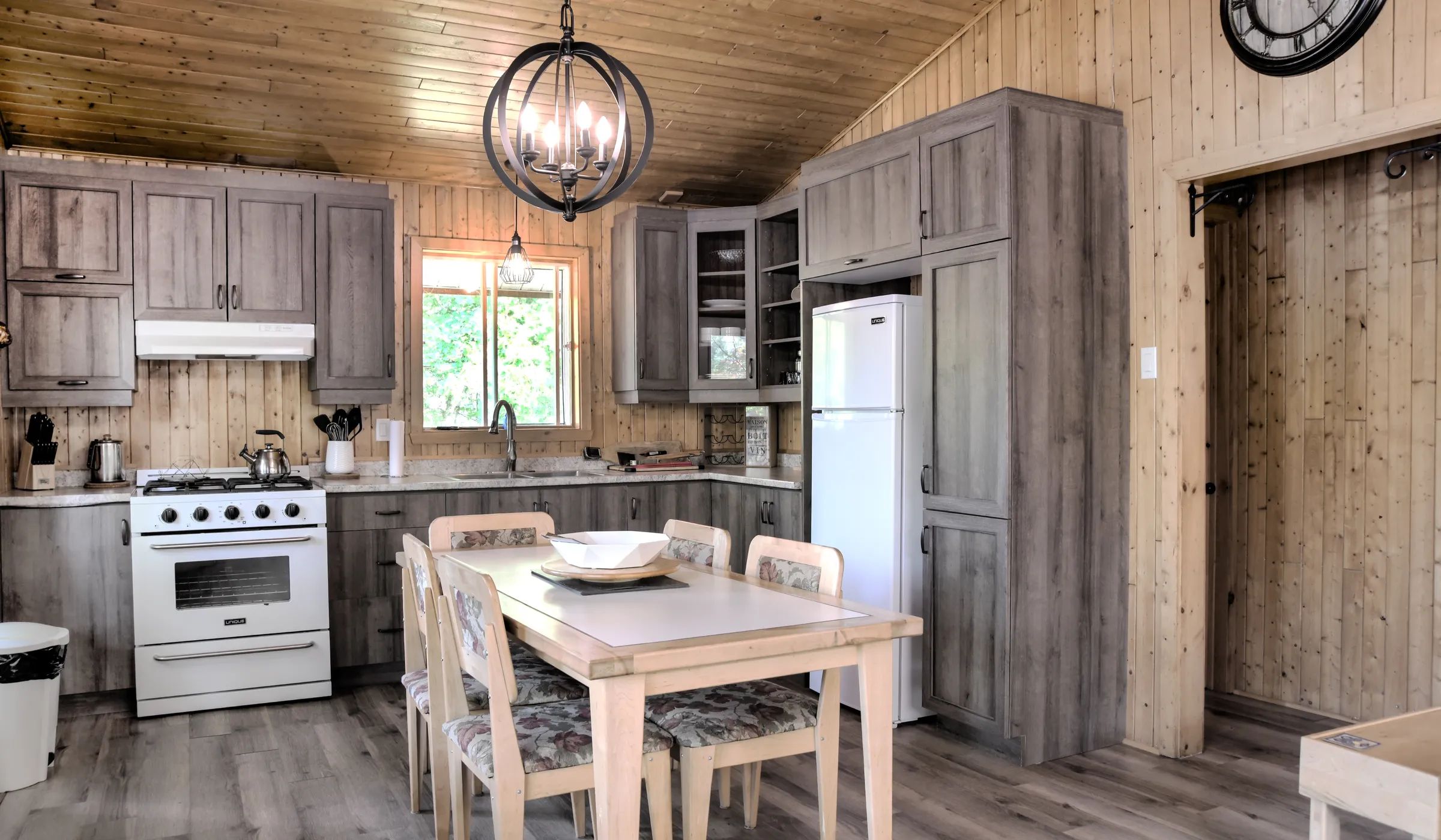 Chalet #9 — Pourvoirie Baroux – Pourvoirie Baroux