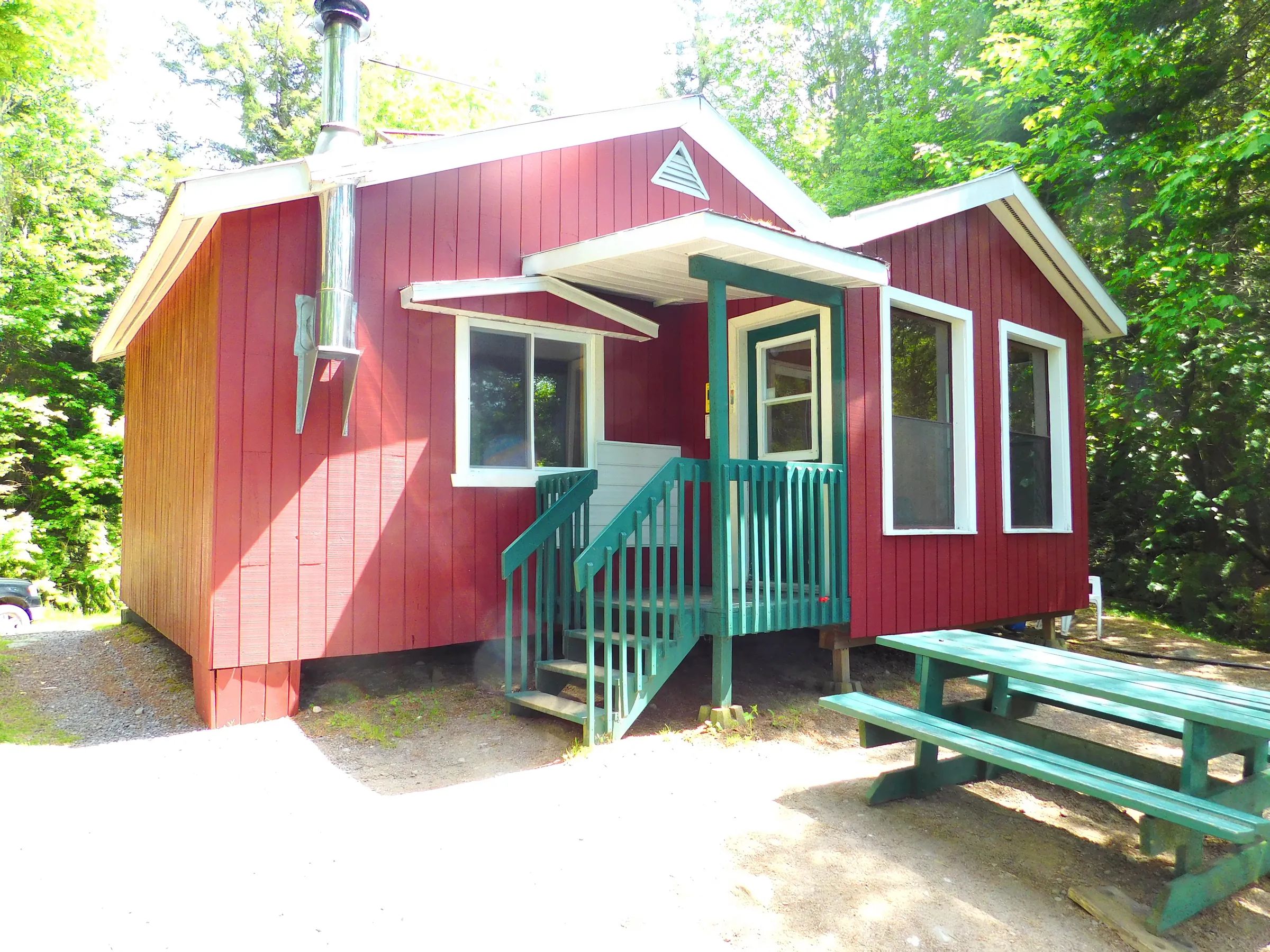 Chalet classique # 5 - Le Solitaire – Chalet classique # 5 - Le Solitaire