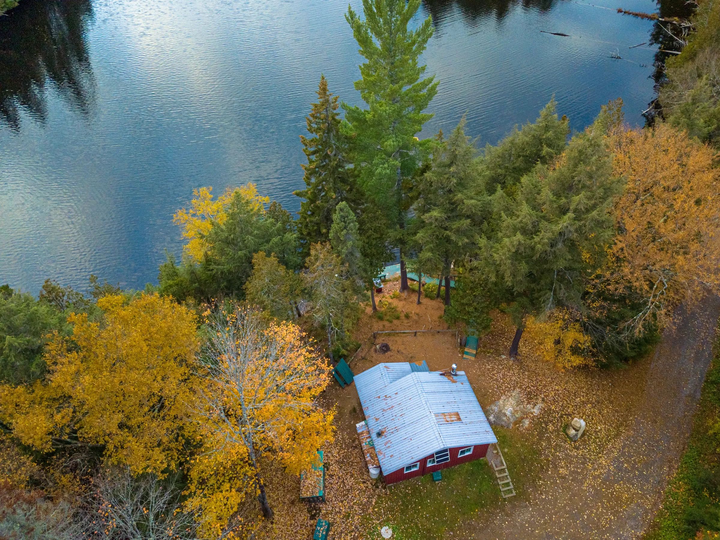 Cabin Classic Chalet #5 - Le Solitaire — Pourvoirie Baroux – Pourvoirie Baroux