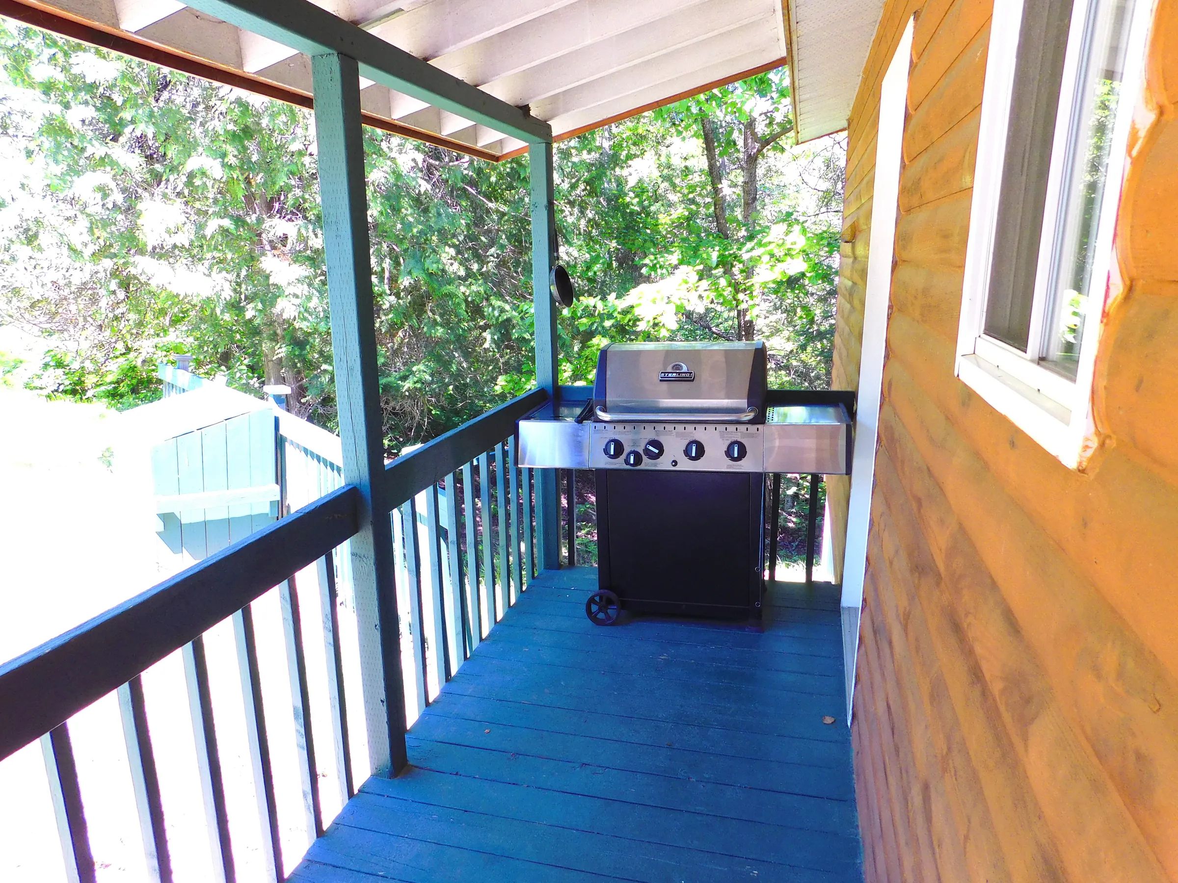 Cabin Superior Chalet #1 — Pourvoirie Baroux – Pourvoirie Baroux