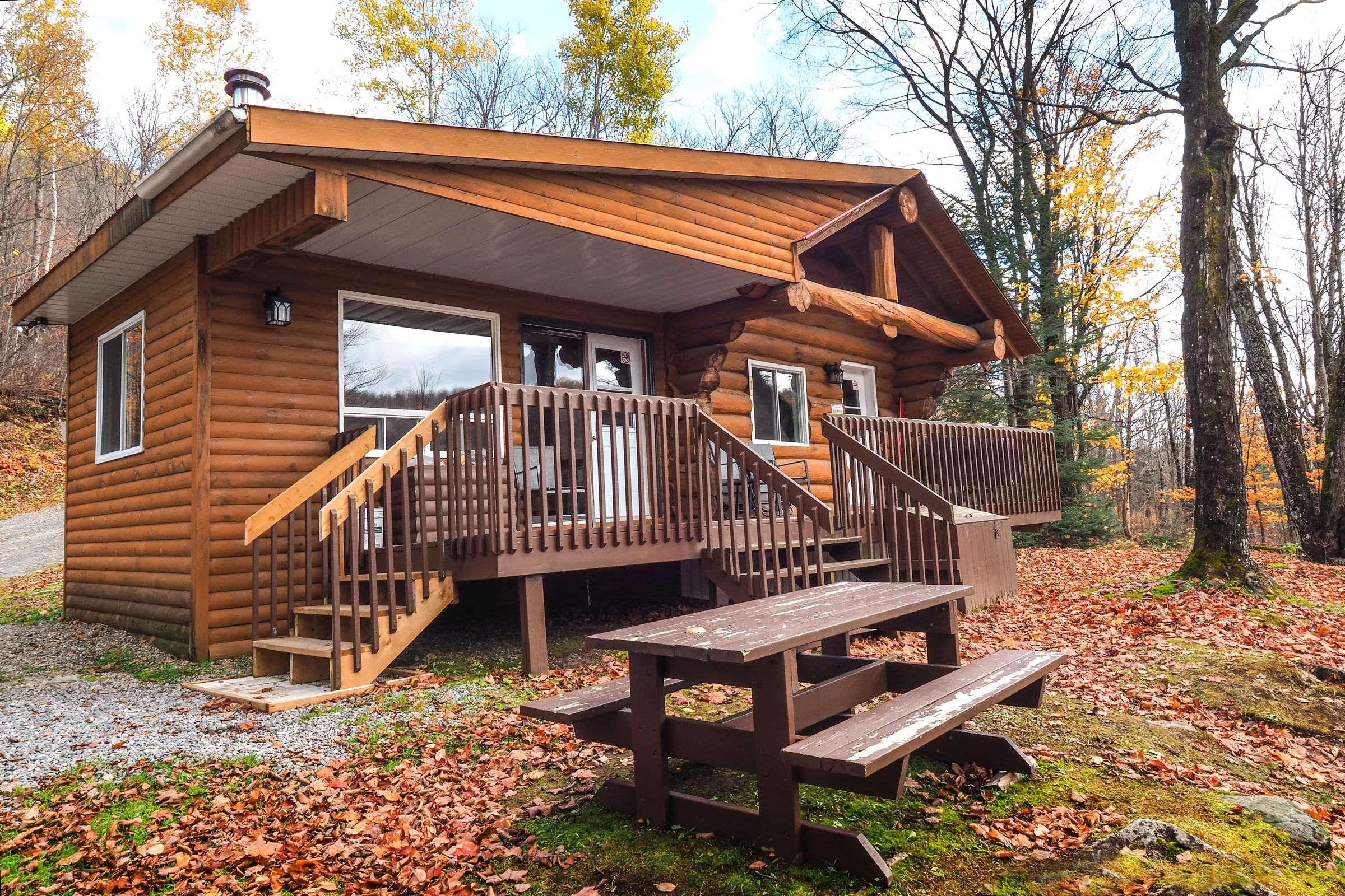 Cabin Superior Chalet #3 — Pourvoirie Baroux – Pourvoirie Baroux