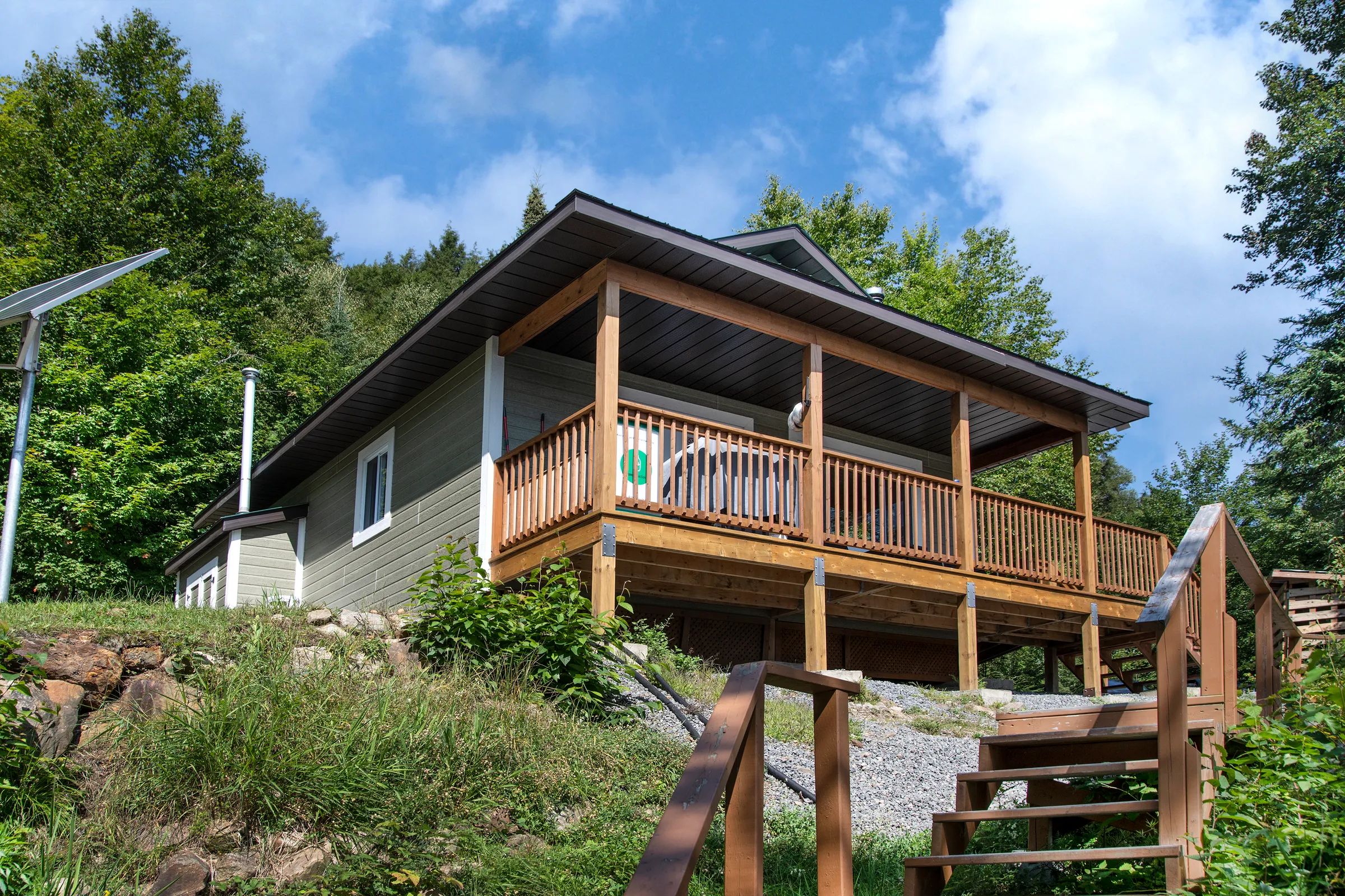Superior Cabin # 8 — Pourvoirie Baroux – Pourvoirie Baroux