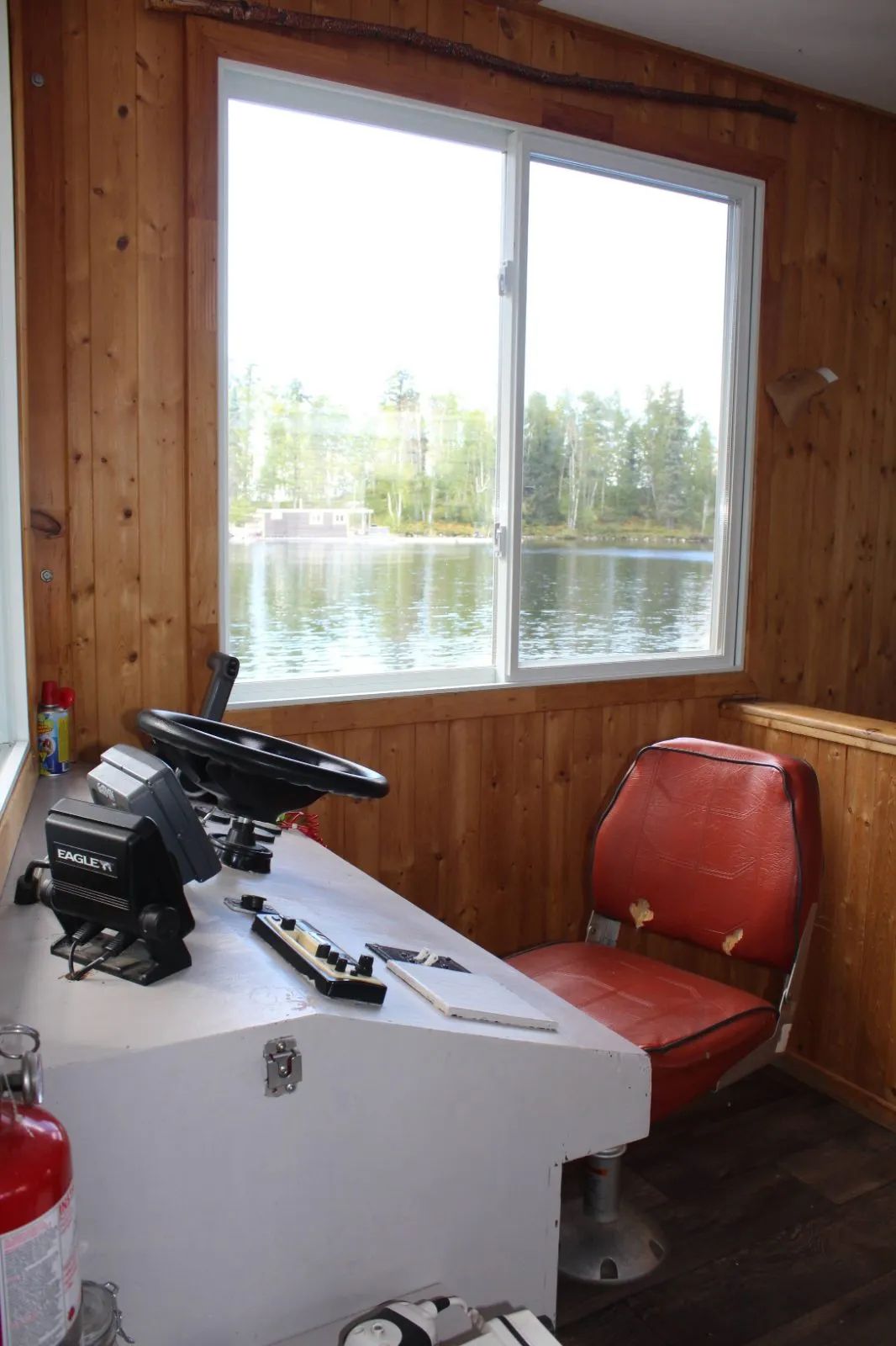 Bateau-maison LE GEORGE — Pourvoirie du Barrage Gouin et du Magnan – Pourvoirie du Barrage Gouin et du Magnan