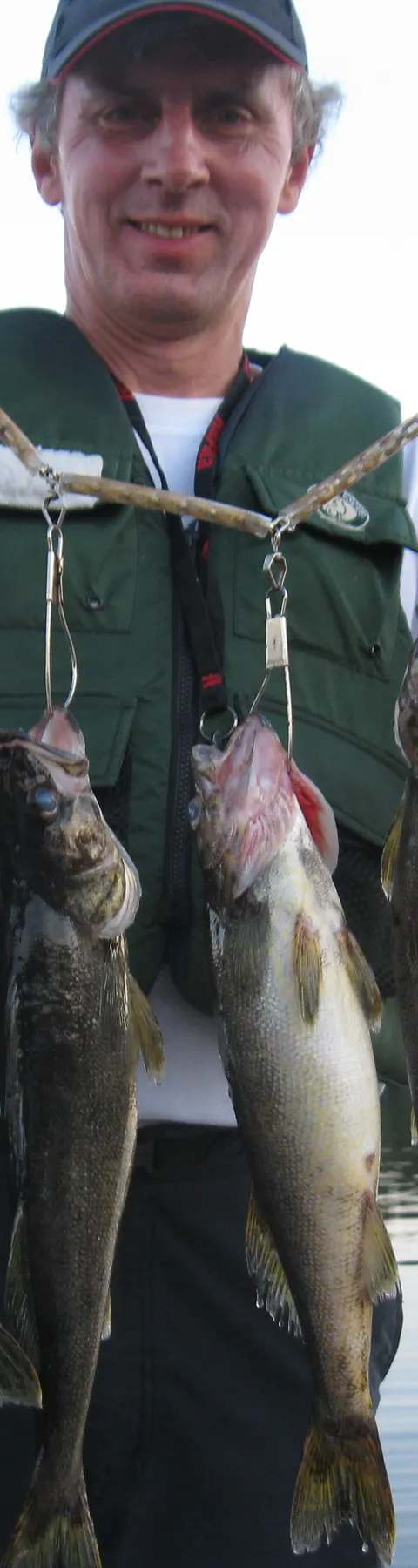 Doré jaune capturé au Réservoir Gouin chez Pourvoirie du Barrage Gouin et du Magnan, Mauricie, Québec