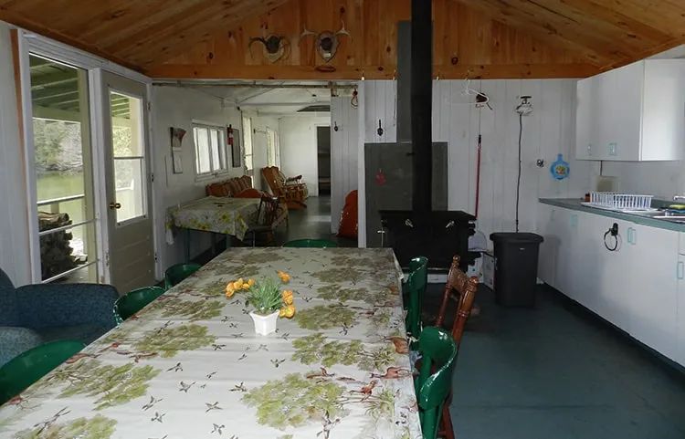 CRUSOÉ CABIN — Pourvoiriela Reserve Boismenu – Pourvoiriela Reserve Boismenu