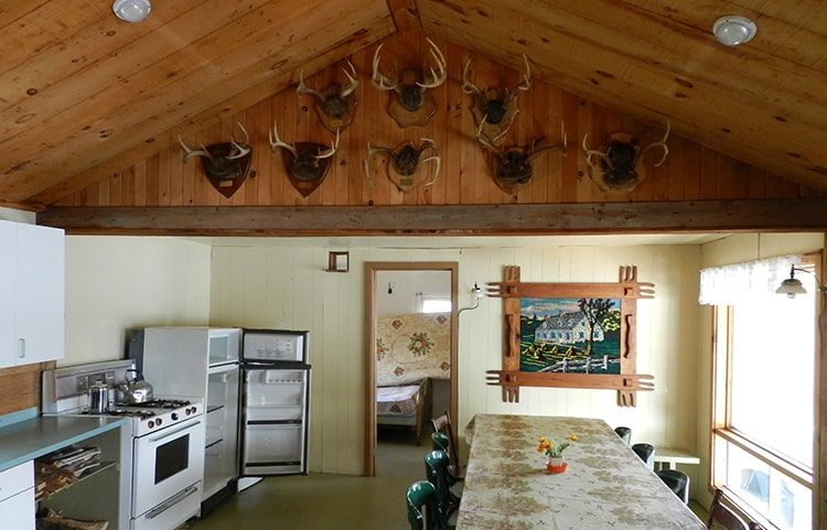 CRUSOÉ CABIN — Pourvoiriela Reserve Boismenu – Pourvoiriela Reserve Boismenu