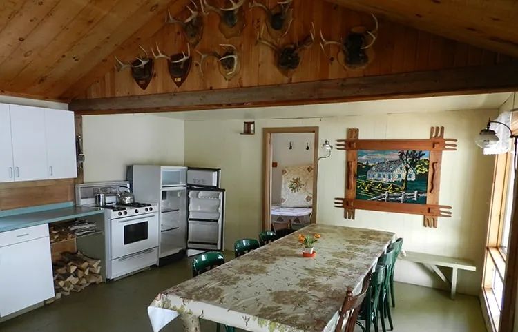 CRUSOÉ CABIN — Pourvoiriela Reserve Boismenu – Pourvoiriela Reserve Boismenu