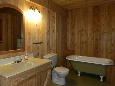 THE HURON CABIN – Pourvoiriela Reserve Boismenu