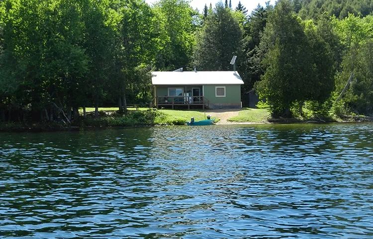 IROQUOIS CHALET – Pourvoiriela Reserve Boismenu