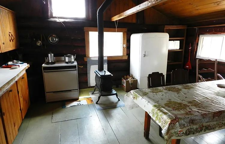 CHALET LE COUREUR DES BOIS – Pourvoirie la Réserve Boismenu