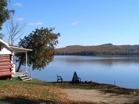CHALET LE COUREUR DES BOIS – Pourvoiriela Reserve Boismenu