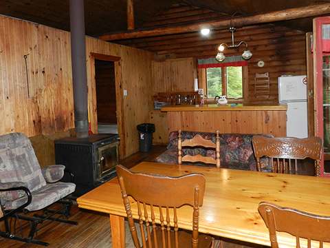 LE MONTAGNARD CABIN – Pourvoiriela Reserve Boismenu