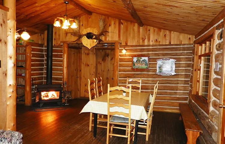 RADISSON CABIN – Pourvoiriela Reserve Boismenu