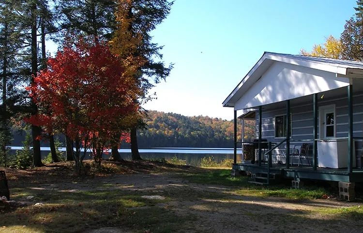 CHALET LE RIVERAIN — Pourvoirie la Réserve Boismenu – Pourvoirie la Réserve Boismenu
