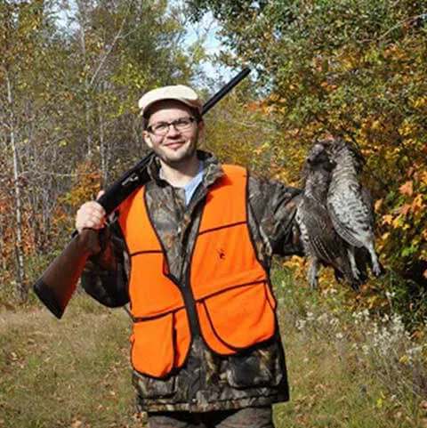 Hunting Ruffed grouse at Pourvoiriela Reserve Boismenu, Laurentides, Quebec