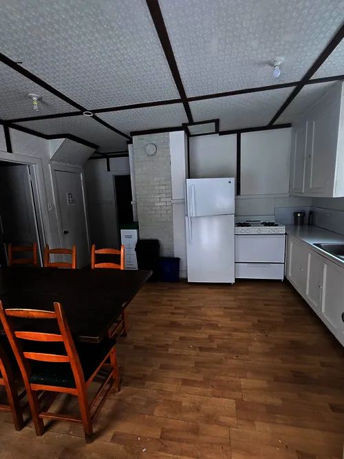Chalet Surintendant — Pourvoirie Camp Cooper – Pourvoirie Camp Cooper