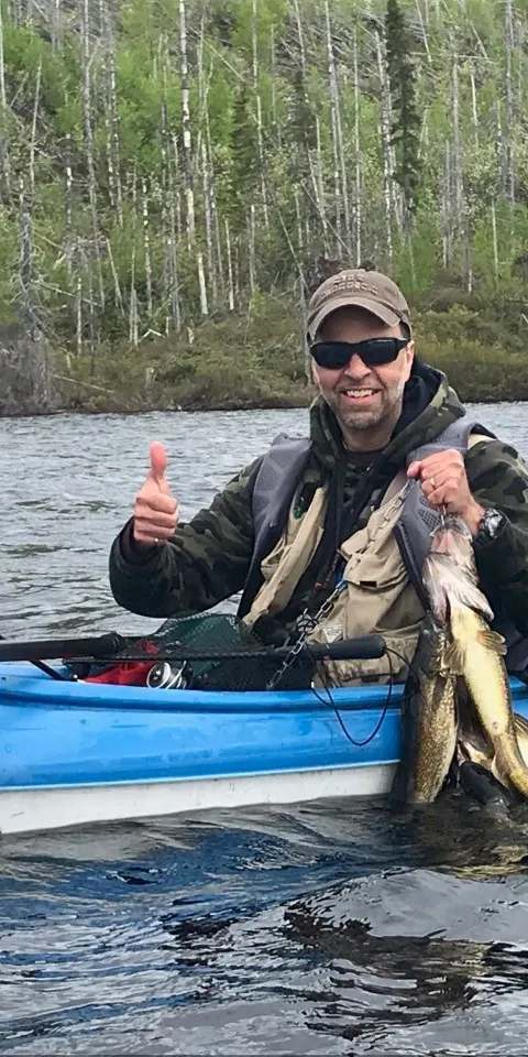 Pêche sportive en chaloupe chez Pourvoirie Camp Cooper, Eeyou Istchee Baie-James, Québec