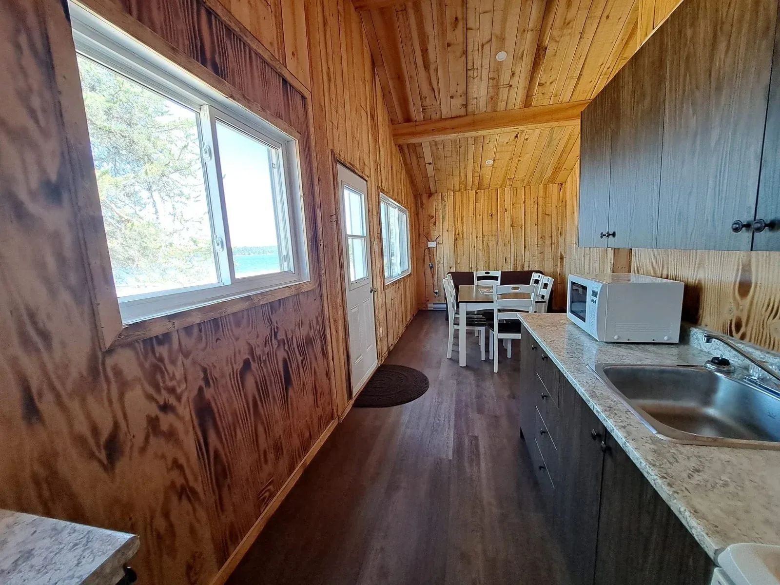 CHALET COOL — Pourvoirie Camping Relax – Pourvoirie Camping Relax