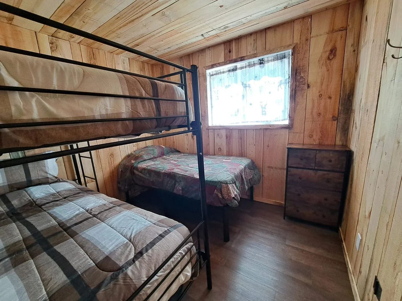 CHALET COOL — Pourvoirie Camping Relax – Pourvoirie Camping Relax