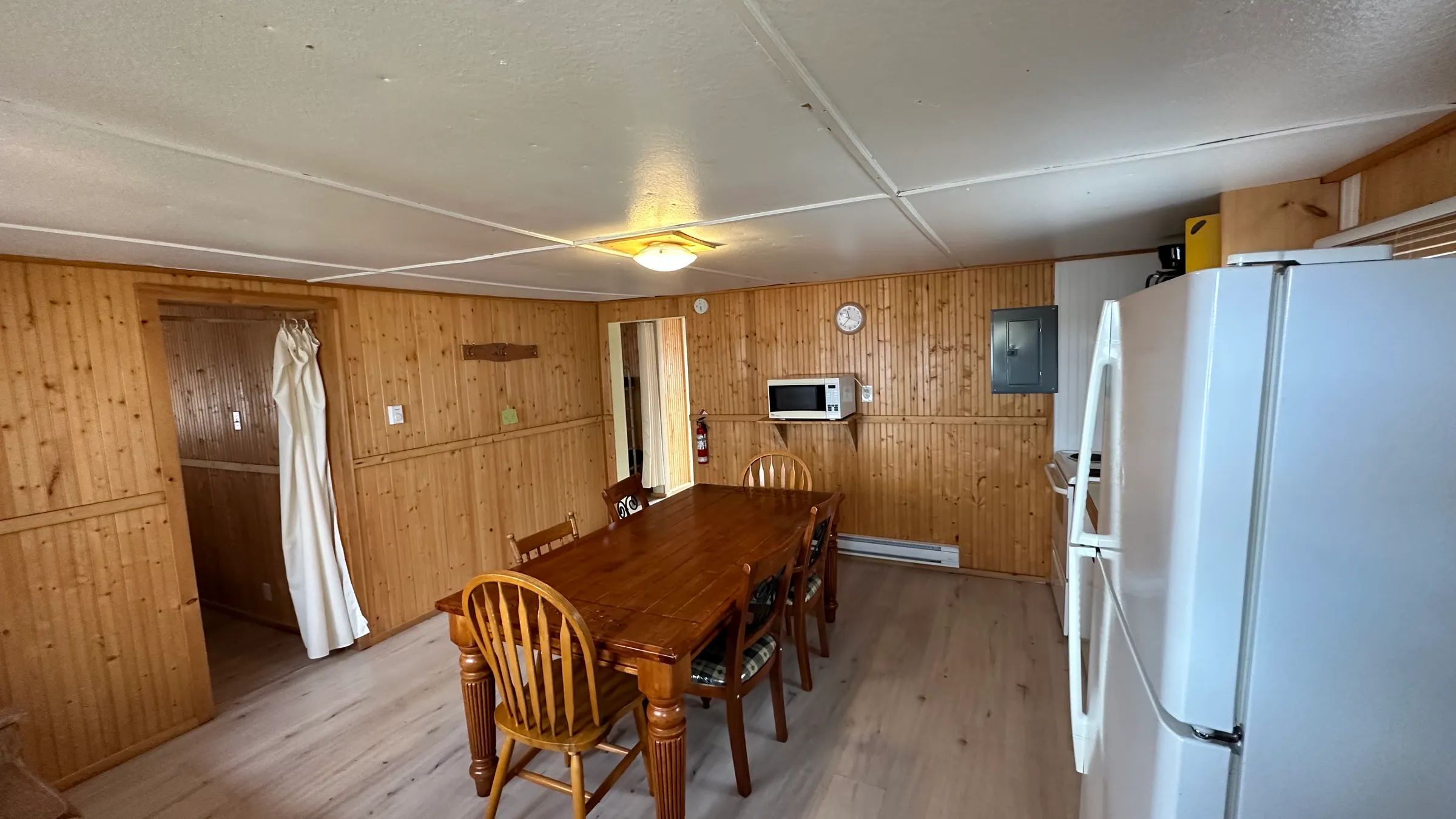 Standard cabin #2 — Pourvoirie Cécaurel – Pourvoirie Cécaurel