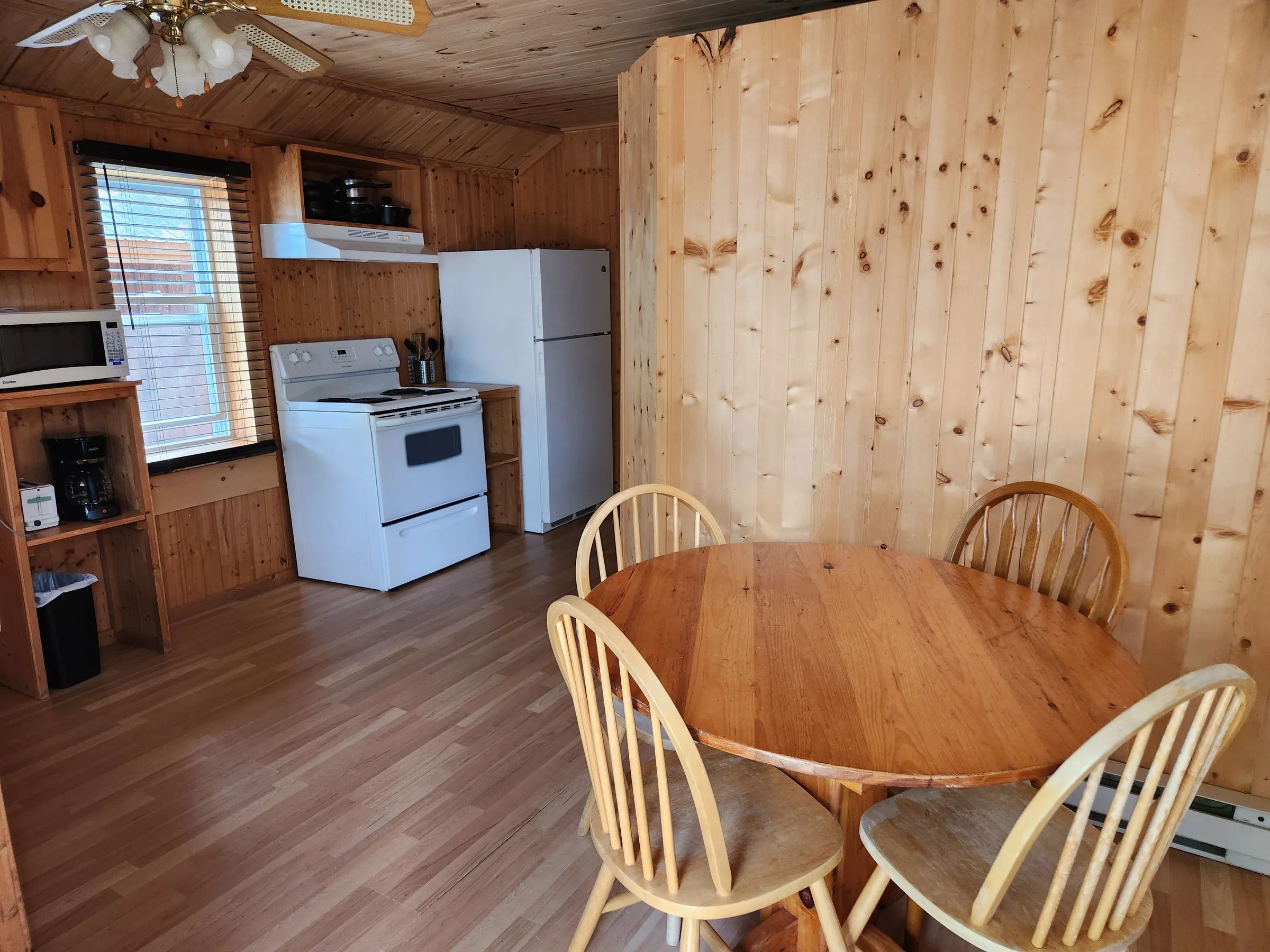Chalet régulier #3 — Pourvoirie Cécaurel – Pourvoirie Cécaurel