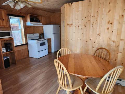 Chalet régulier #3 – Pourvoirie Cécaurel