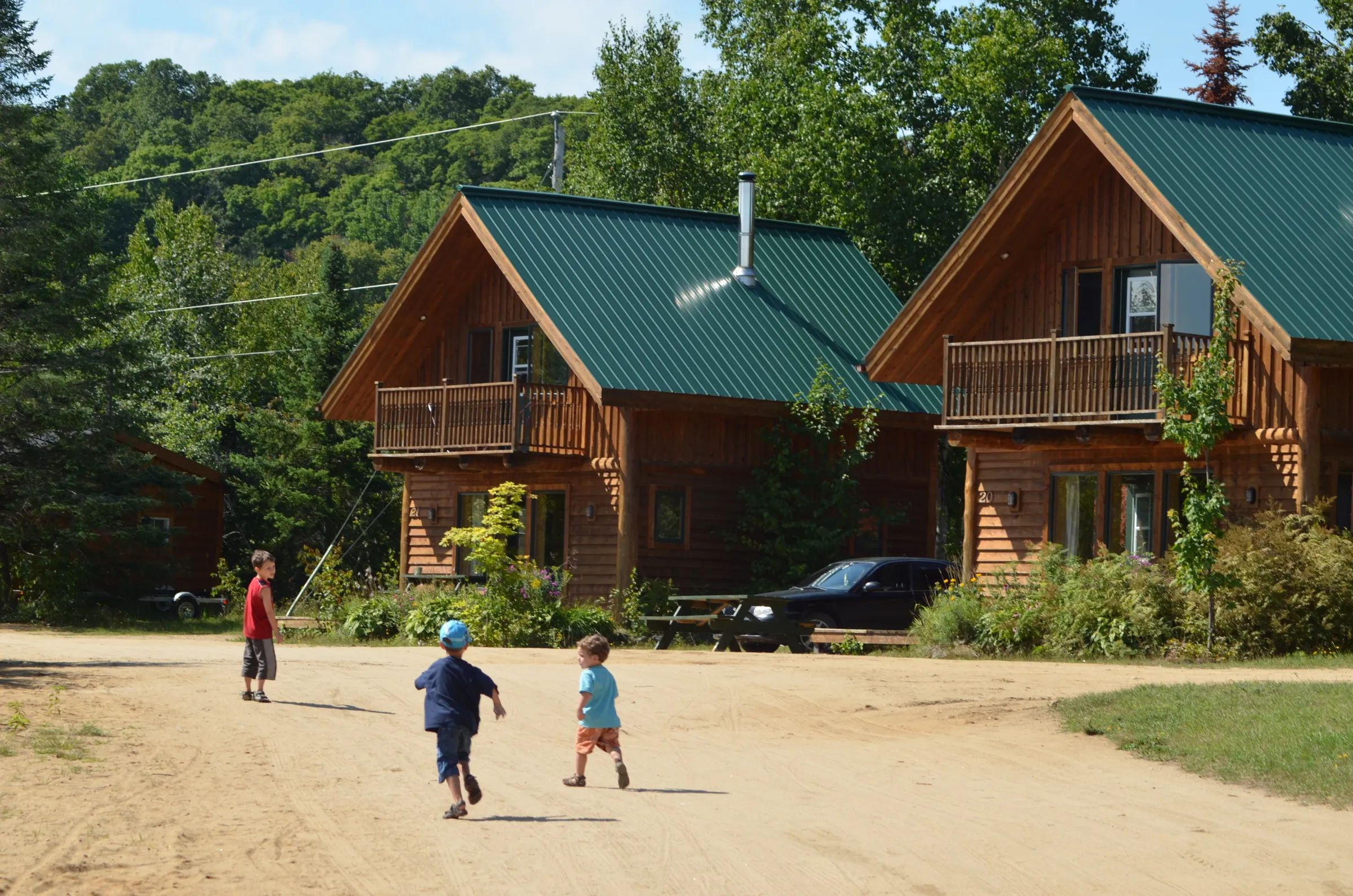 Log cabin #20 — Pourvoirie Cécaurel – Pourvoirie Cécaurel