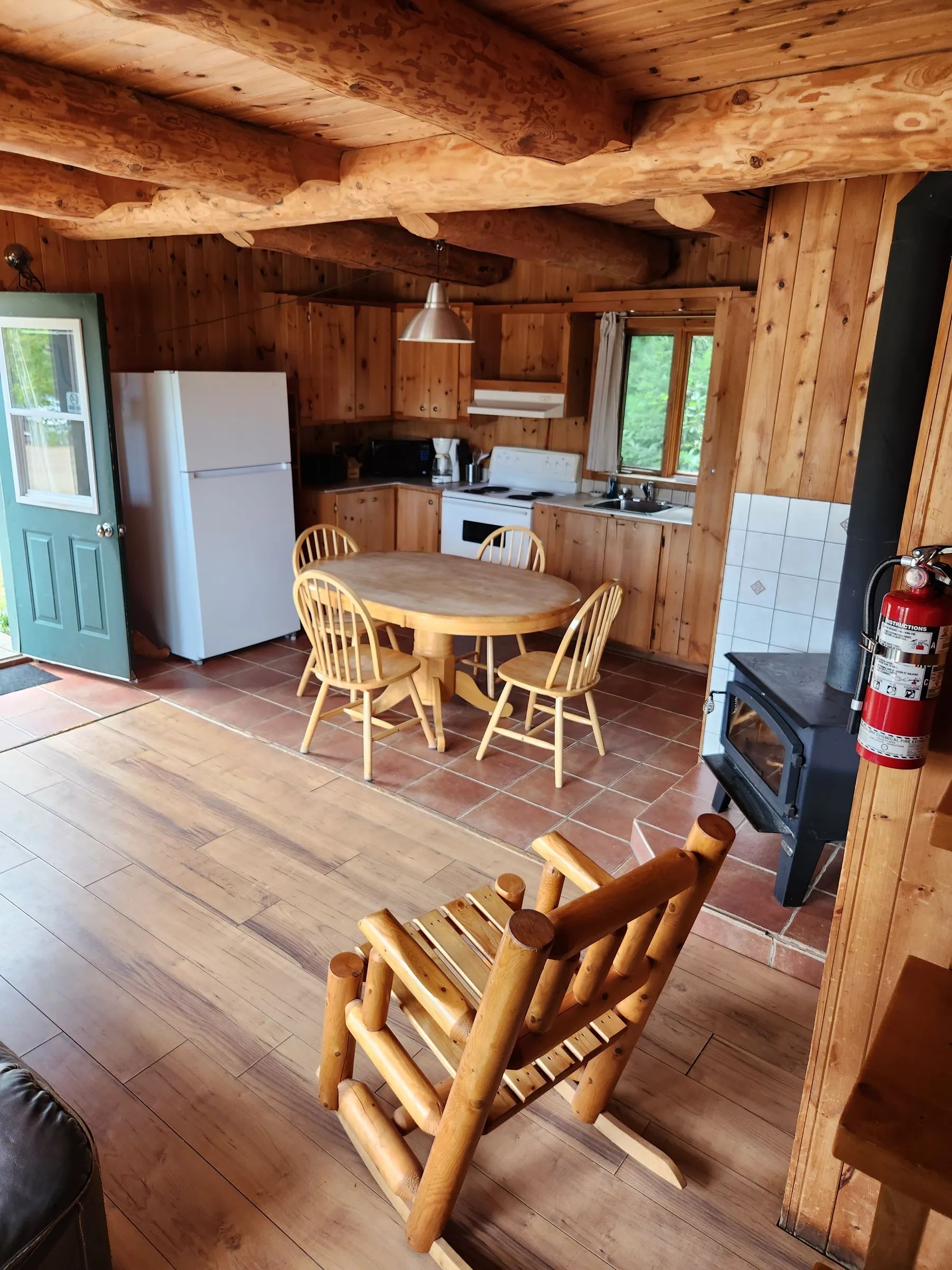 Log cabin #20 — Pourvoirie Cécaurel – Pourvoirie Cécaurel