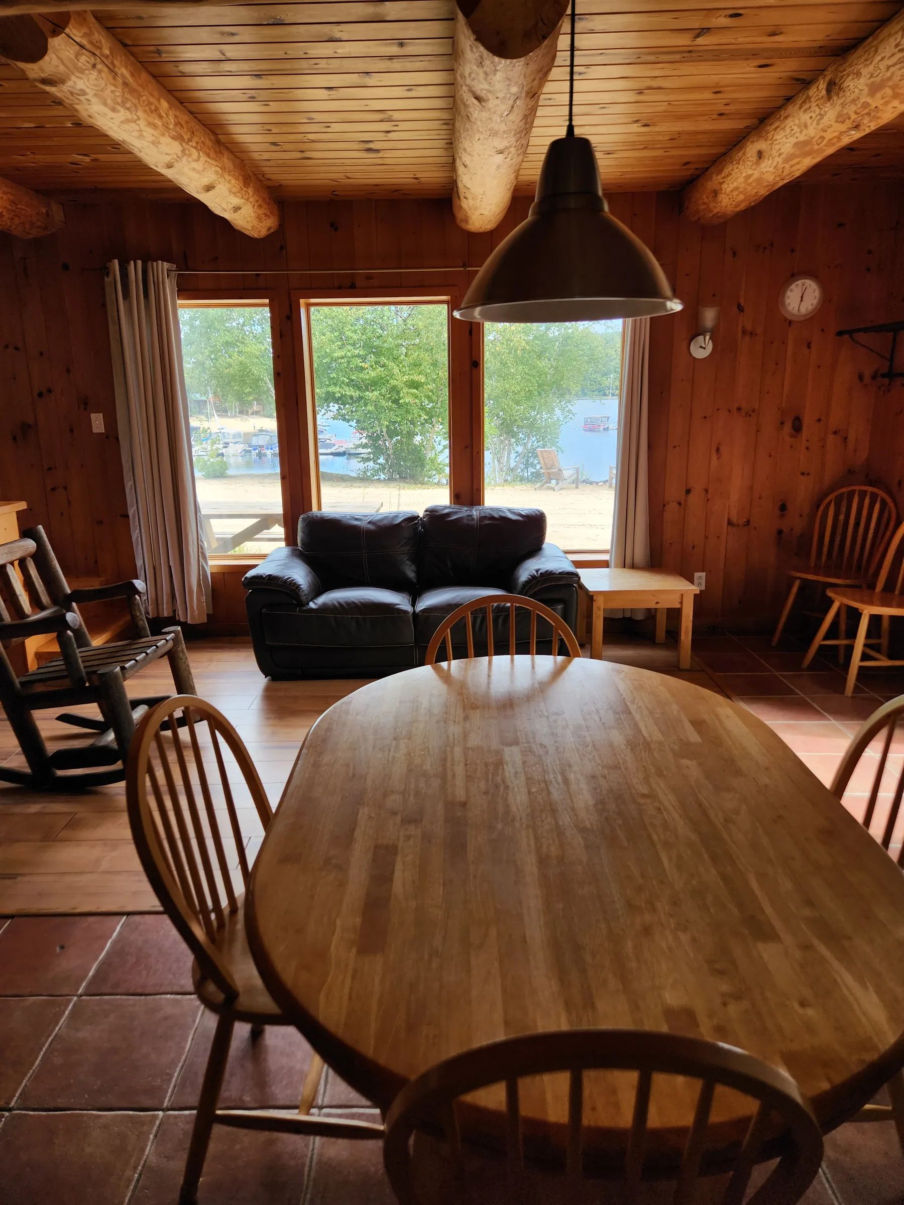 Log cabin #21 — Pourvoirie Cécaurel – Pourvoirie Cécaurel