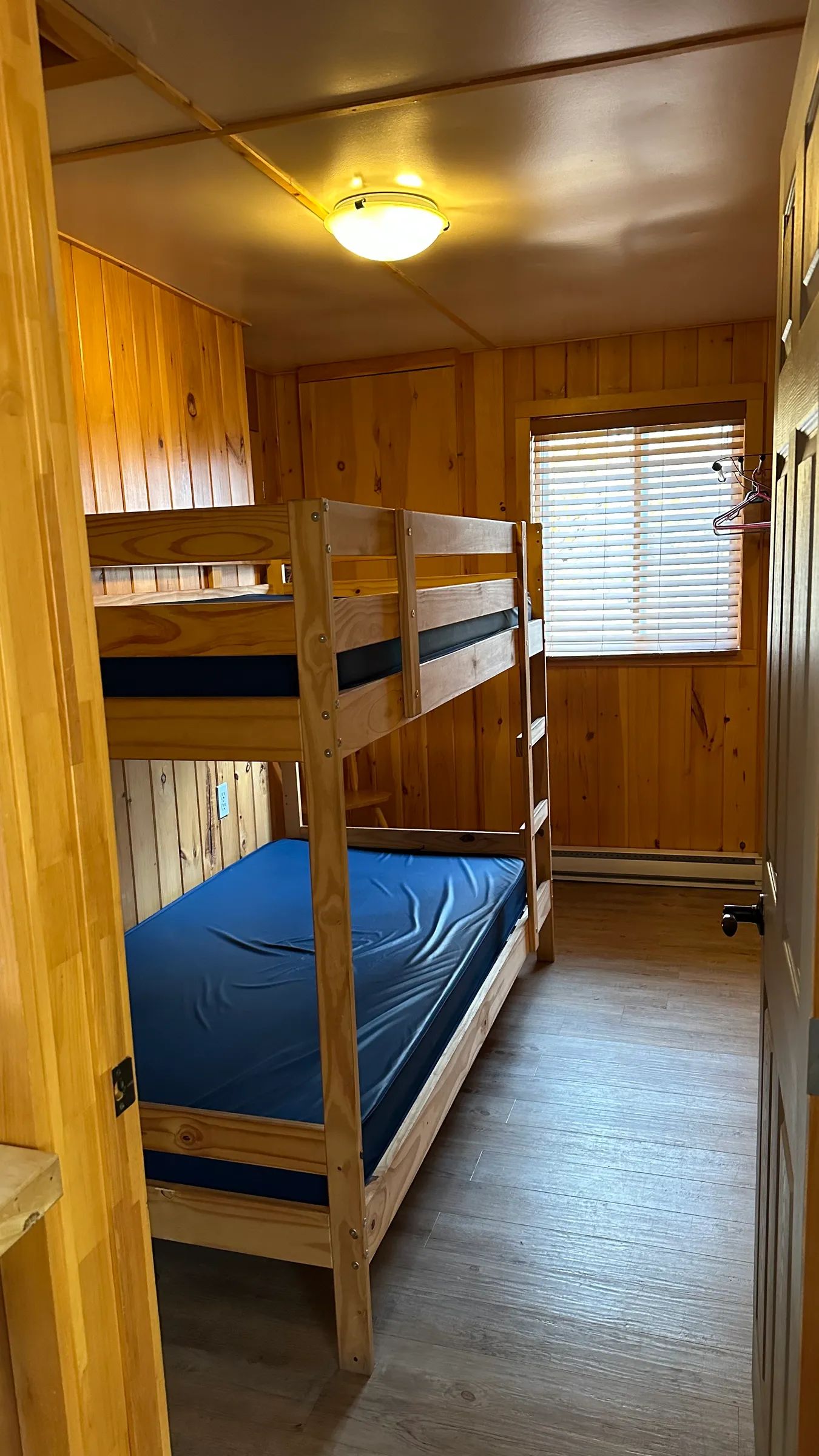 Log cabin #31 — Pourvoirie Cécaurel – Pourvoirie Cécaurel