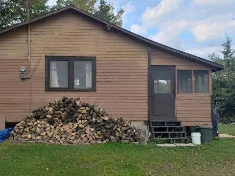 La Bear Den – Pourvoirie Chalets Diane