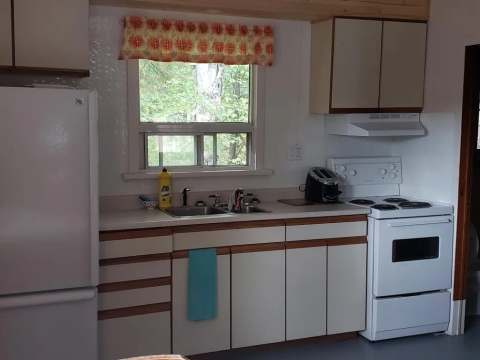 La Bear Den – Pourvoirie Chalets Diane
