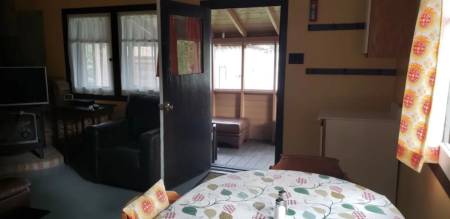 Chalet La Bear Den — Pourvoirie Chalets Diane – Pourvoirie Chalets Diane