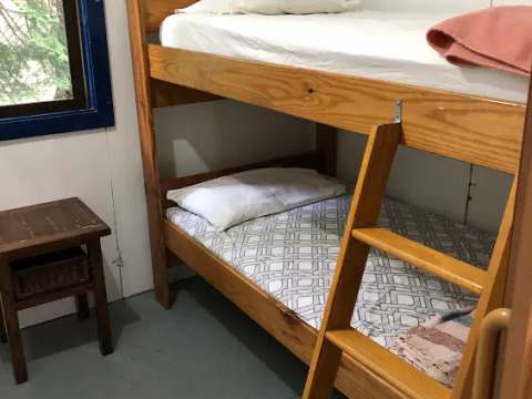 La Wolf Cave – Pourvoirie Chalets Diane