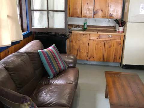 La Wolf Cave – Pourvoirie Chalets Diane