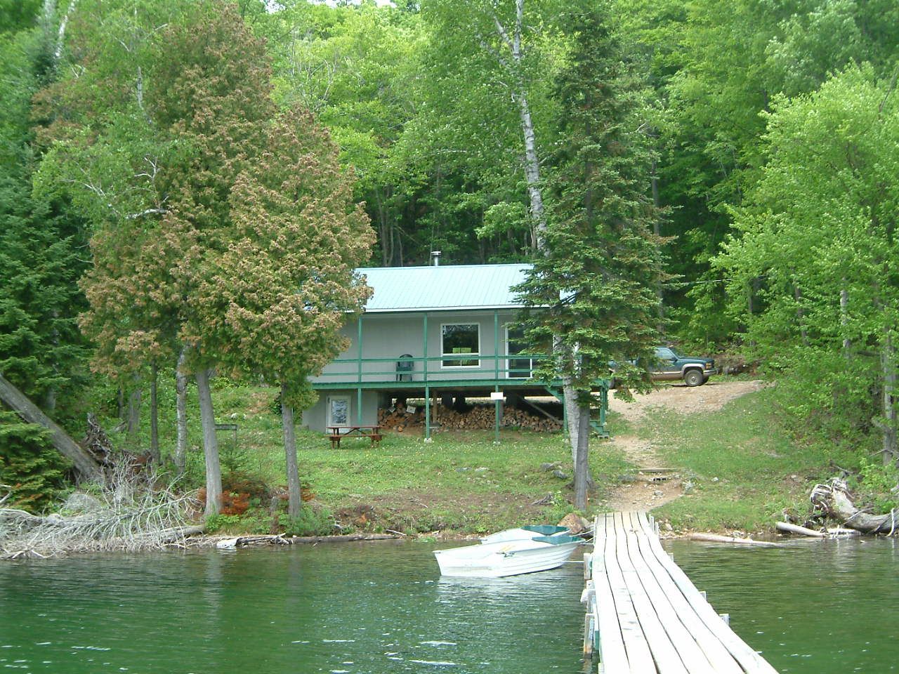 Cabin Cottage #1 — Pourvoirie Chevreuil Blanc – Pourvoirie Chevreuil Blanc