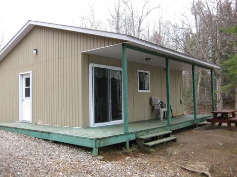 Cabin #8 – Pourvoirie Chevreuil Blanc