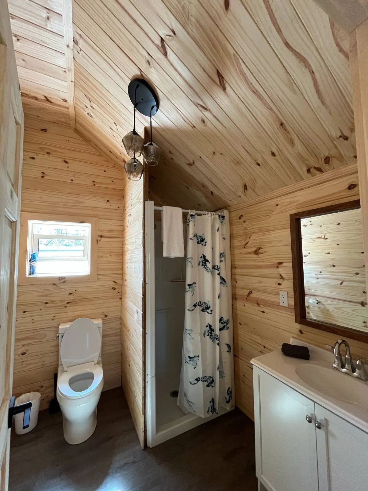 Andréa Cabin — Pourvoirie chez Pelchat – Pourvoirie chez Pelchat