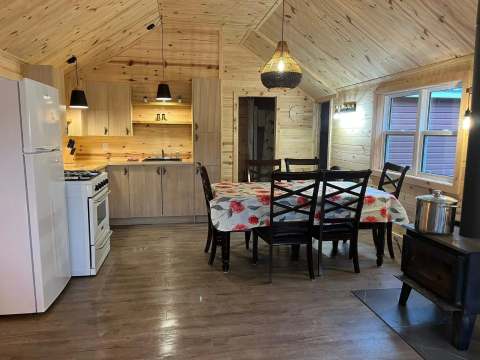 Andréa Cabin – Pourvoirie chez Pelchat